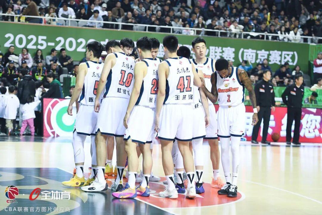 开云-防守制胜，广东87-71“双杀”南京